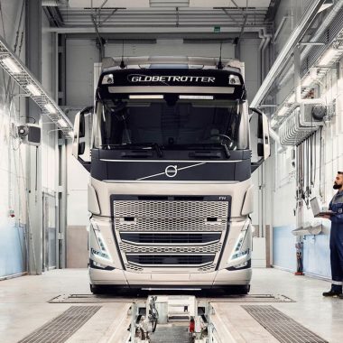 How Truck Maintenance & Repair Can Extend the Life of Your Diesel Engine